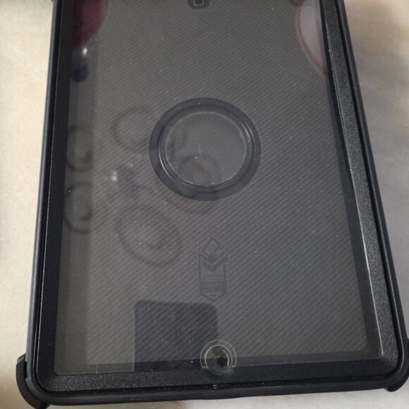 OTTERBOX Defender Pro Series Case for Apple iPad (8th & 7th Gen) - Black... - Picture 1 of 9